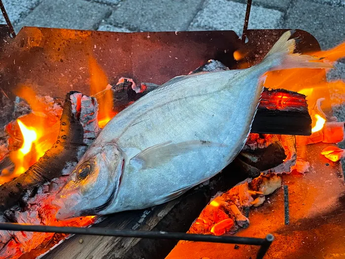 カイワリの直火焼き