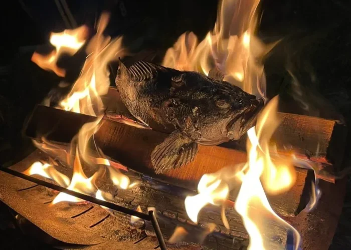【ウッドプランクグリル】魚丸焼きのすすめ | キャンプに行こう！ワイルドバーベキューレシピ